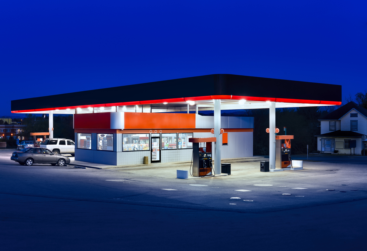 Generic Gasoline Station And Convenience Store At Dusk"r"n